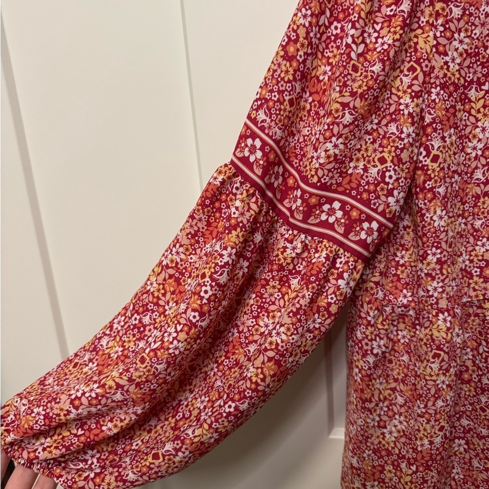 Max Studio Floral Red Women's Top - Picture 3 of 6
